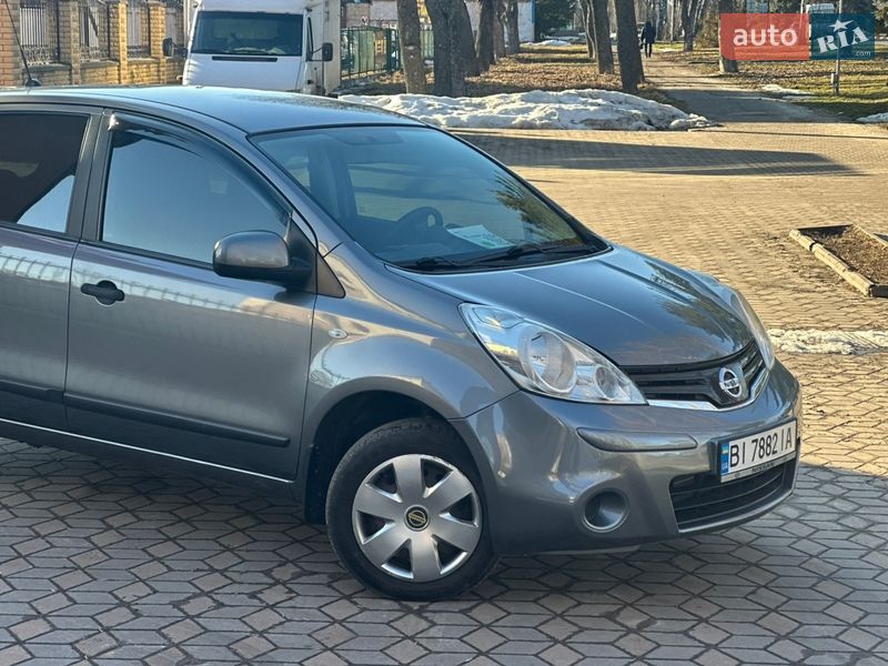 Хэтчбек Nissan Note 2013 в Лубнах