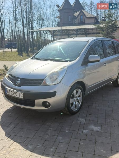 Хетчбек Nissan Note 2007 в Долині