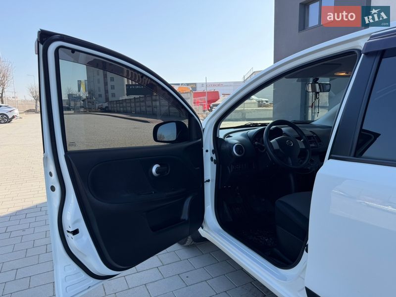 Хэтчбек Nissan Note 2013 в Ивано-Франковске