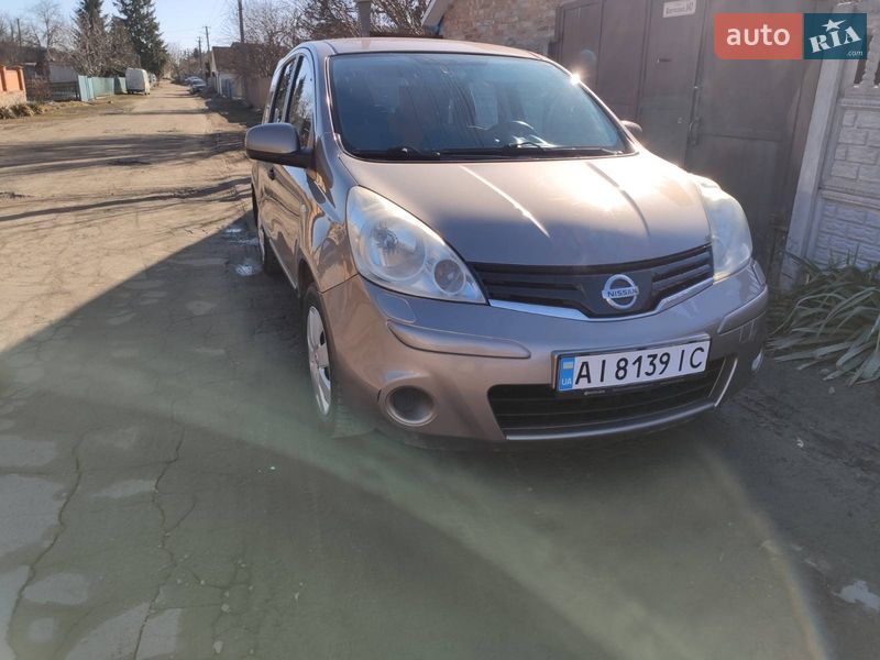 Хэтчбек Nissan Note 2010 в Калиновке