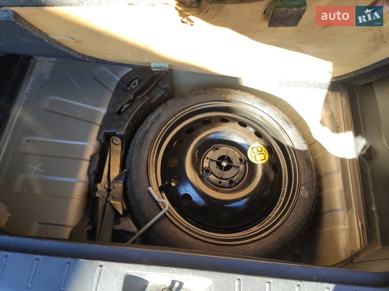 Хэтчбек Nissan Note 2010 в Калиновке