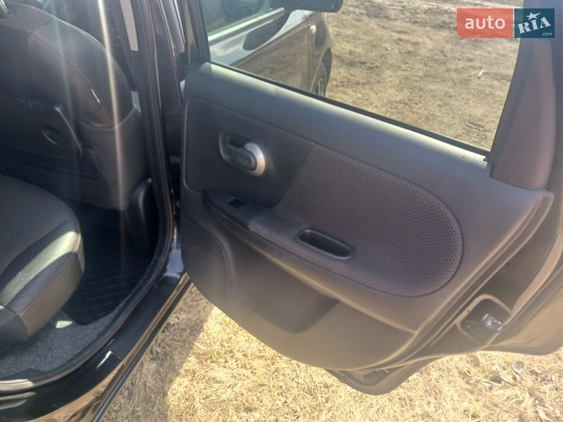 Хетчбек Nissan Note 2008 в Полтаві