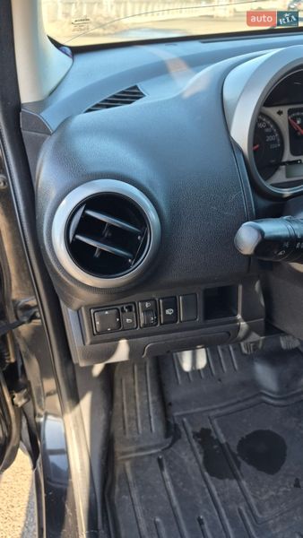 Хэтчбек Nissan Note 2006 в Киеве