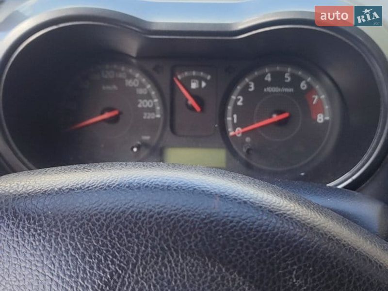 Хетчбек Nissan Note 2006 в Чернівцях