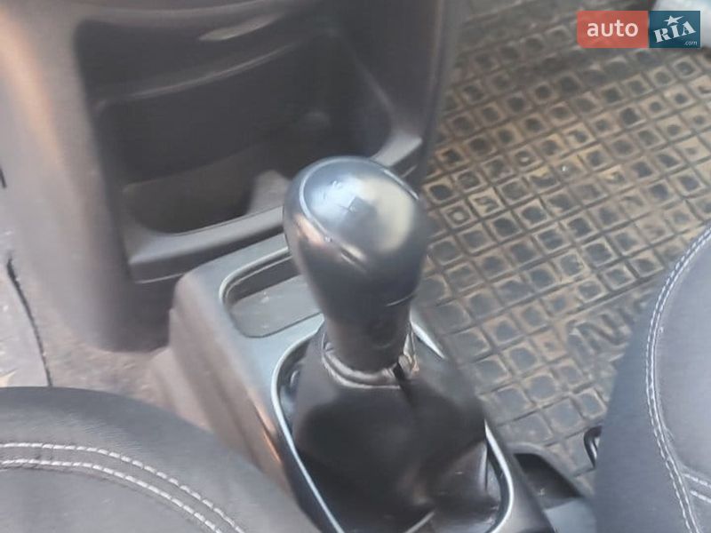 Хетчбек Nissan Note 2006 в Чернівцях