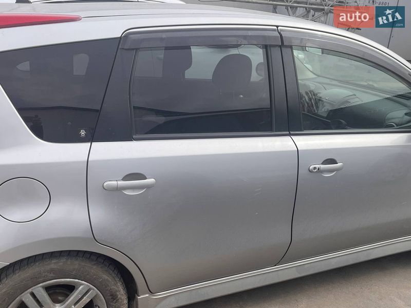 Хетчбек Nissan Note 2010 в Києві фото 3 Хетчбек Nissan Note 2010 в Києві