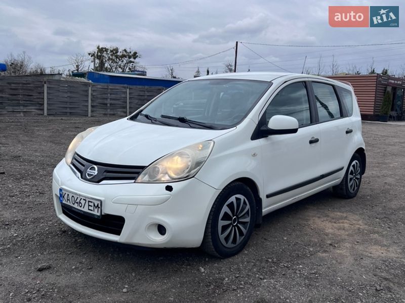 Хетчбек Nissan Note 2012 в Святопетрівське