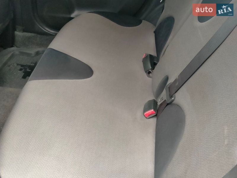 Хетчбек Nissan Note 2012 в Павлограді фото 7 Хетчбек Nissan Note 2012 в Павлограді