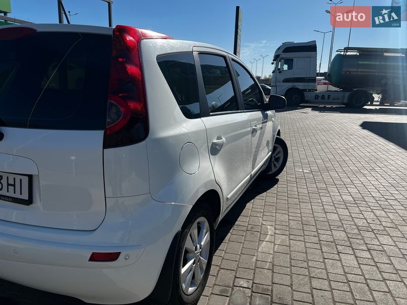 Хэтчбек Nissan Note 2010 в Днепре