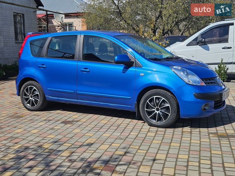 Хэтчбек Nissan Note 2006 в Березовке