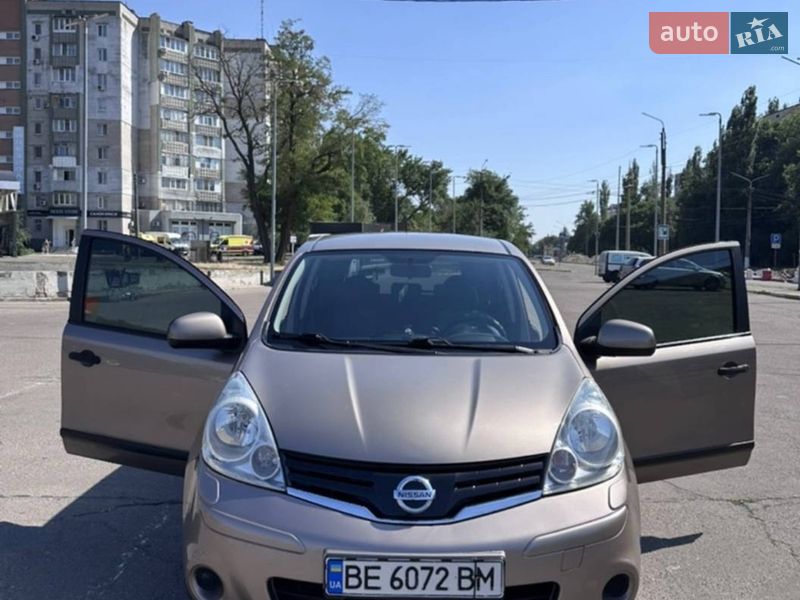 Хэтчбек Nissan Note 2010 в Ивано-Франковске