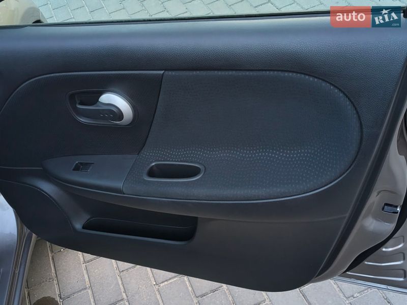 Хэтчбек Nissan Note 2012 в Могилев-Подольске фото 24 Хэтчбек Nissan Note 2012 в Могилев-Подольске