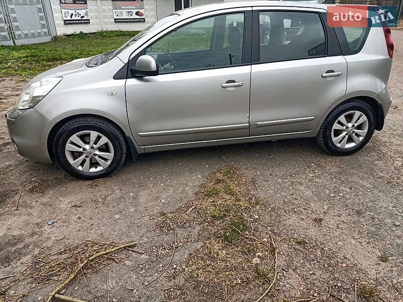 Хетчбек Nissan Note 2010 в Шептицькому