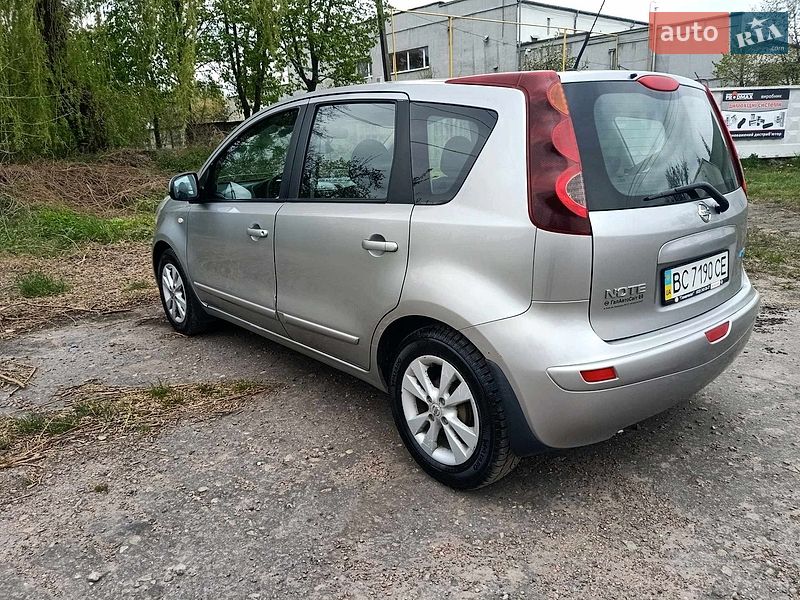 Хетчбек Nissan Note 2010 в Шептицькому