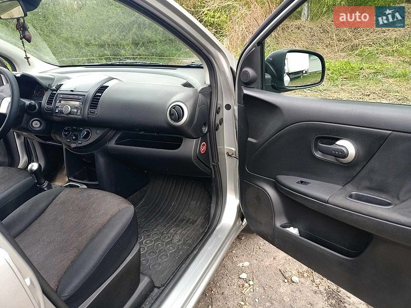 Хетчбек Nissan Note 2010 в Шептицькому
