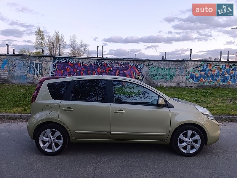 Хетчбек Nissan Note 2010 в Києві