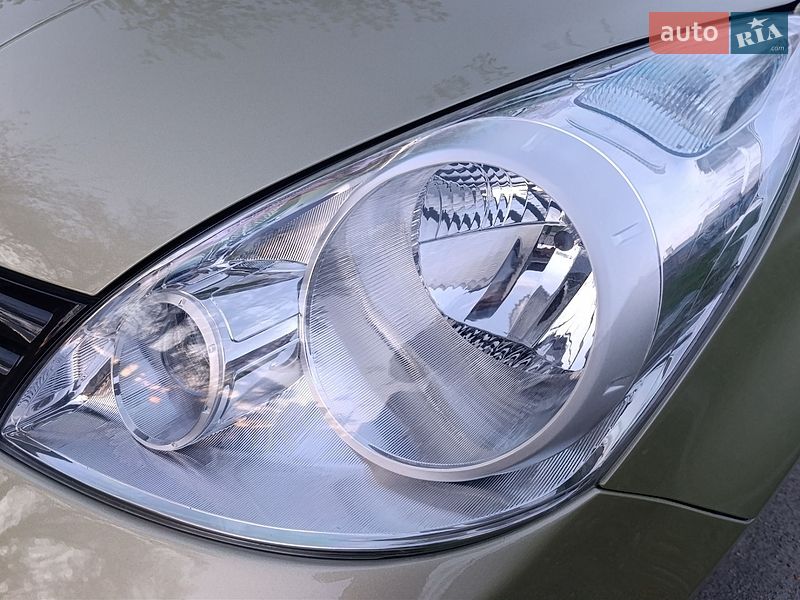 Хетчбек Nissan Note 2010 в Києві
