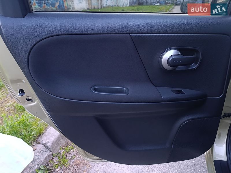 Хетчбек Nissan Note 2010 в Києві