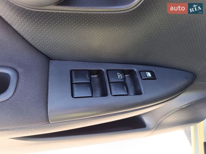 Хетчбек Nissan Note 2010 в Києві