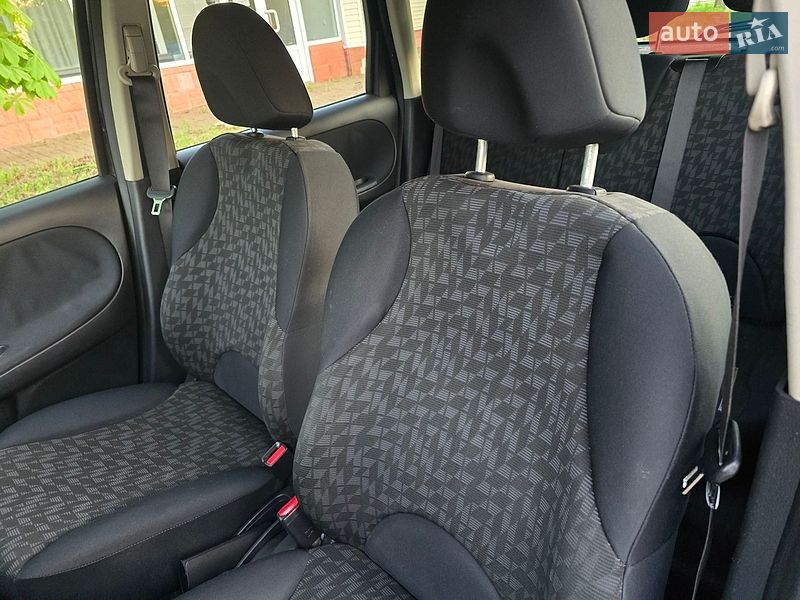 Хэтчбек Nissan Note 2009 в Киеве