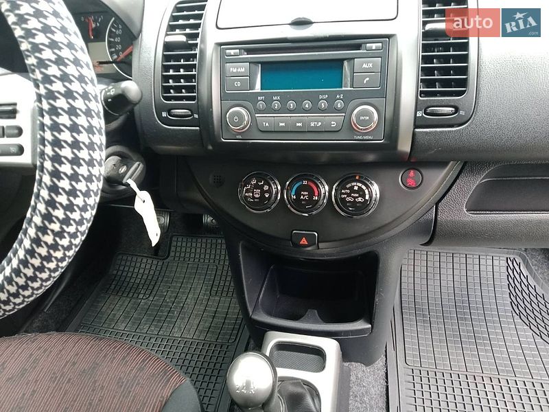 Хэтчбек Nissan Note 2011 в Ровно