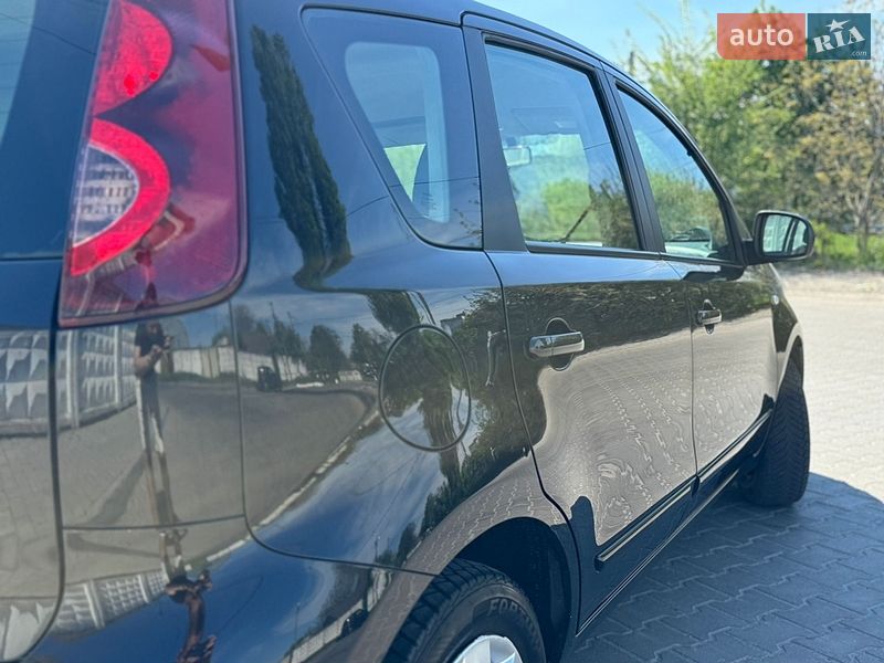 Хэтчбек Nissan Note 2009 в Хмельницком