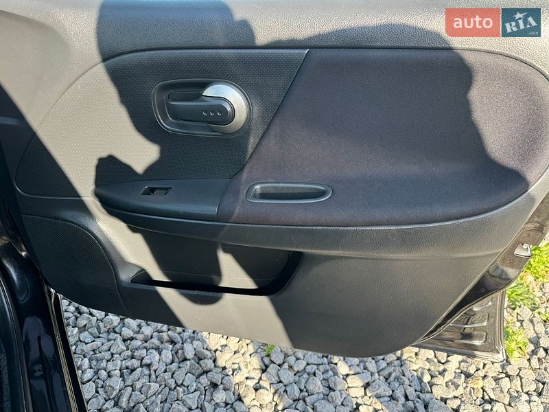 Хэтчбек Nissan Note 2009 в Хмельницком