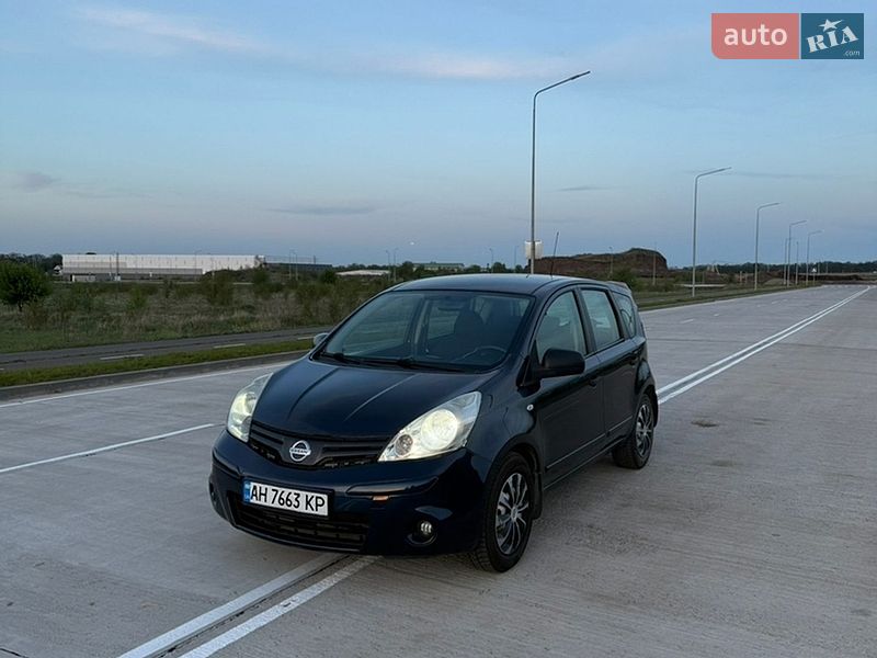 Хэтчбек Nissan Note 2011 в Виннице