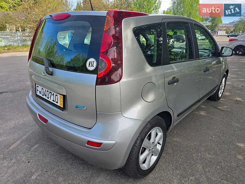 Хэтчбек Nissan Note 2011 в Киеве