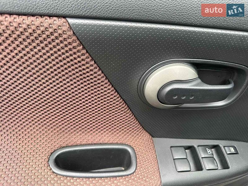 Хетчбек Nissan Note 2007 в Одесі
