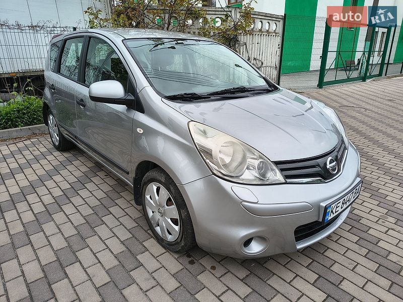 Хетчбек Nissan Note 2011 в Києві фото 4 Хетчбек Nissan Note 2011 в Києві