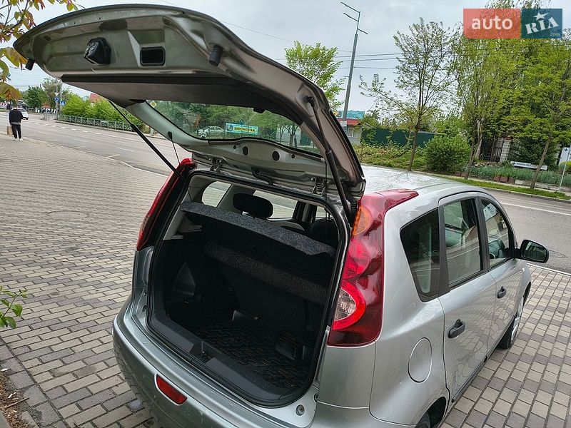 Хетчбек Nissan Note 2011 в Києві фото 8 Хетчбек Nissan Note 2011 в Києві