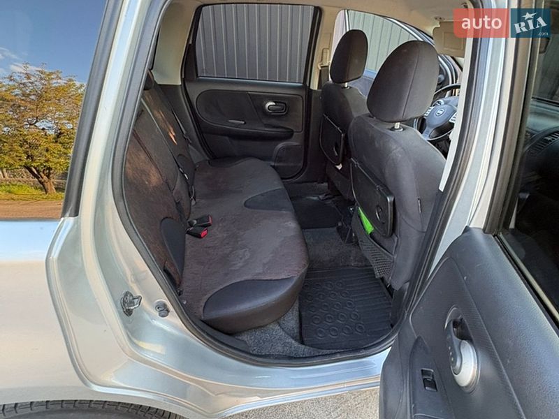 Хэтчбек Nissan Note 2009 в Ракитном