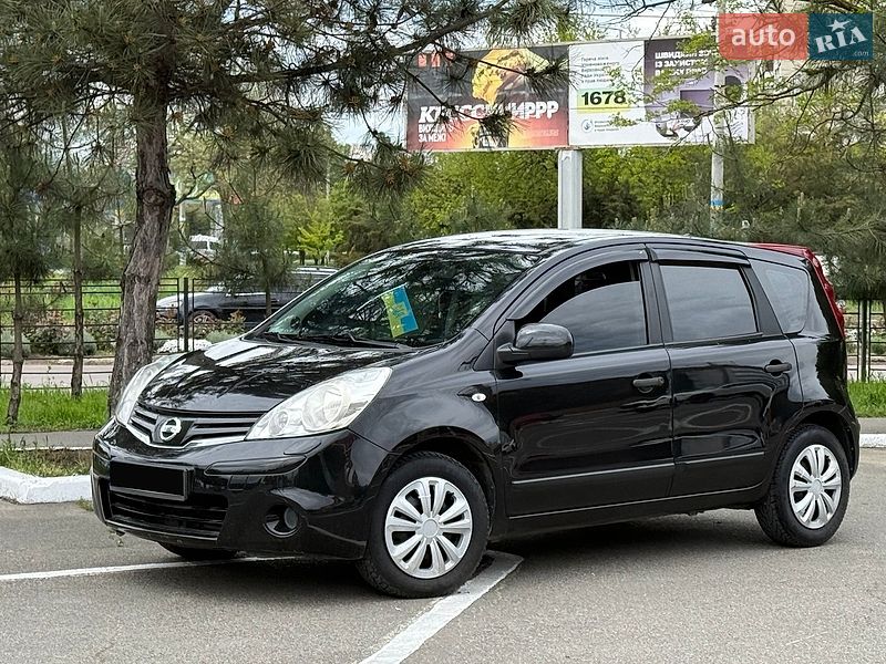 Хэтчбек Nissan Note 2011 в Одессе