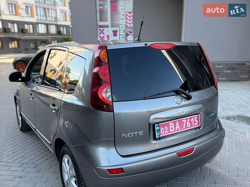 Хэтчбек Nissan Note 2011 в Виннице