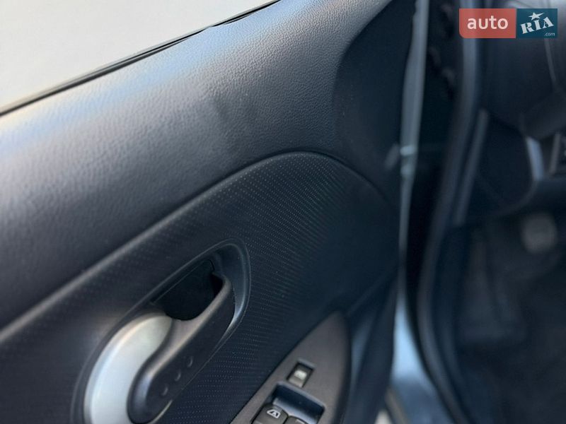 Хэтчбек Nissan Note 2011 в Виннице