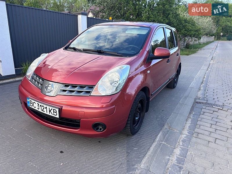 Хэтчбек Nissan Note 2008 в Львове