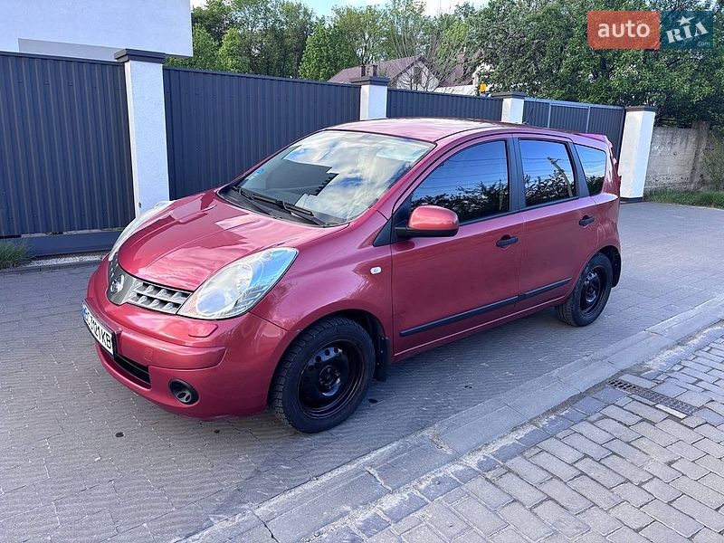 Хэтчбек Nissan Note 2008 в Львове