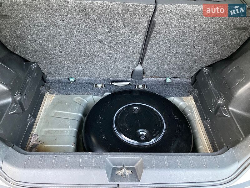 Хетчбек Nissan Note 2011 в Києві