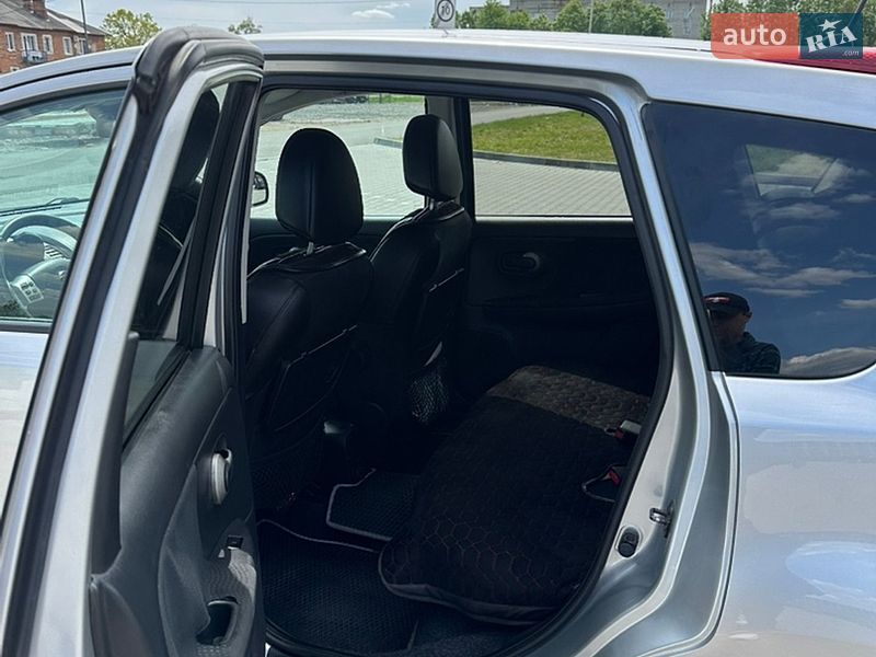Хэтчбек Nissan Note 2009 в Владимире