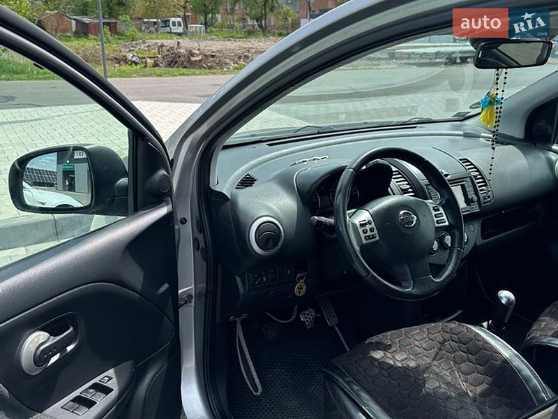 Хэтчбек Nissan Note 2009 в Владимире