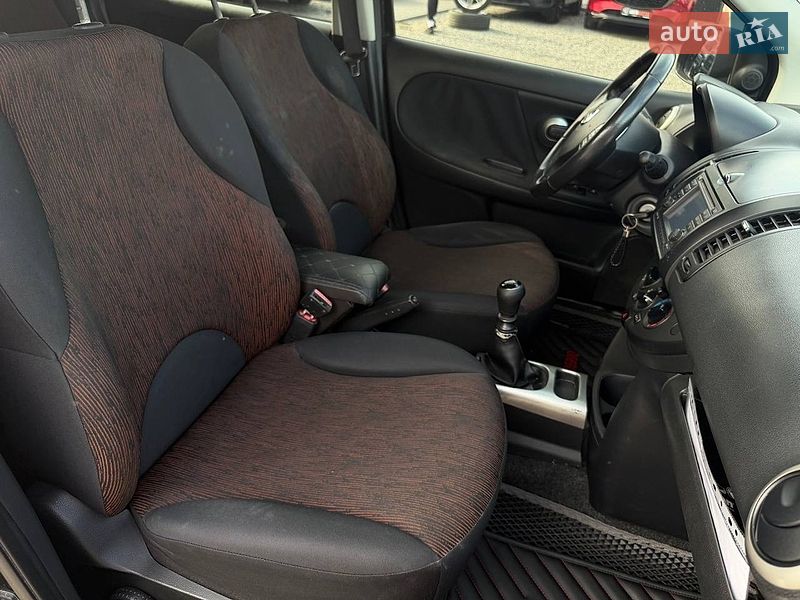 Хэтчбек Nissan Note 2010 в Харькове