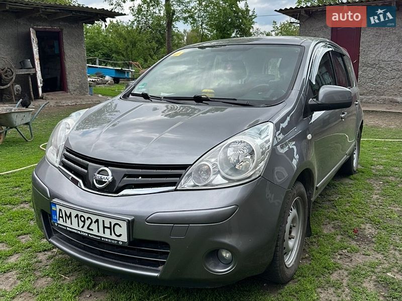 Хэтчбек Nissan Note 2010 в Хмельницком