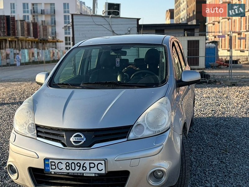 Хэтчбек Nissan Note 2012 в Львове