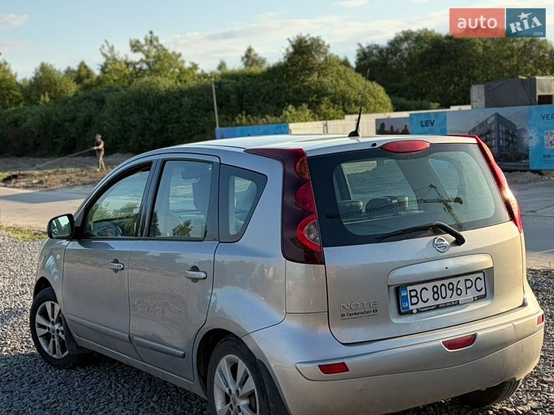 Хэтчбек Nissan Note 2012 в Львове