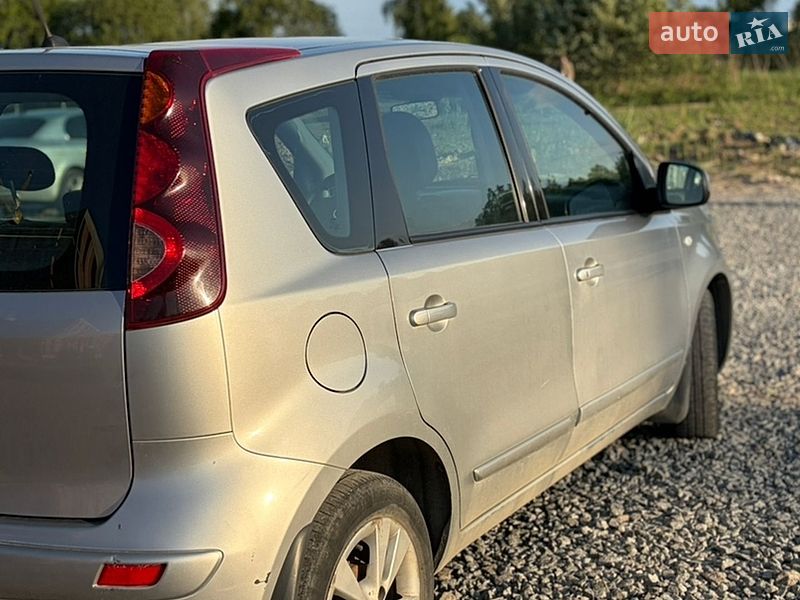 Хэтчбек Nissan Note 2012 в Львове