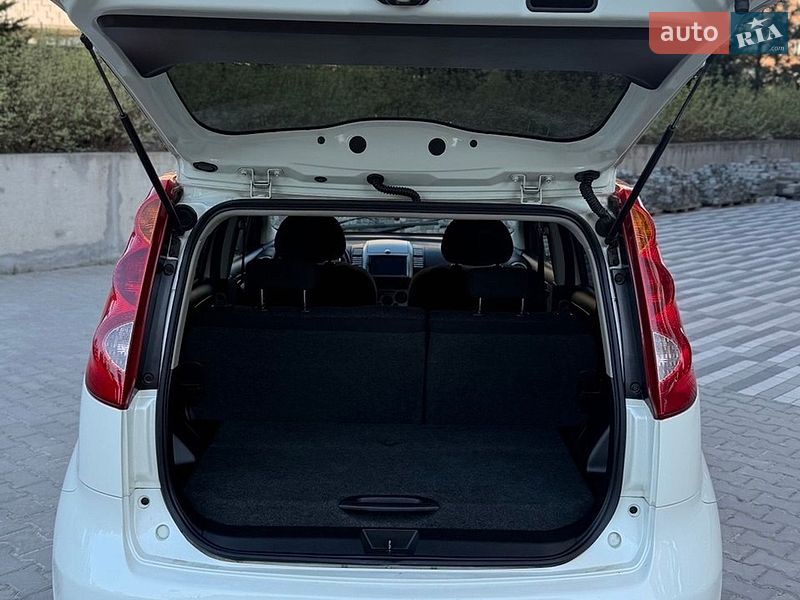 Хетчбек Nissan Note 2011 в Києві