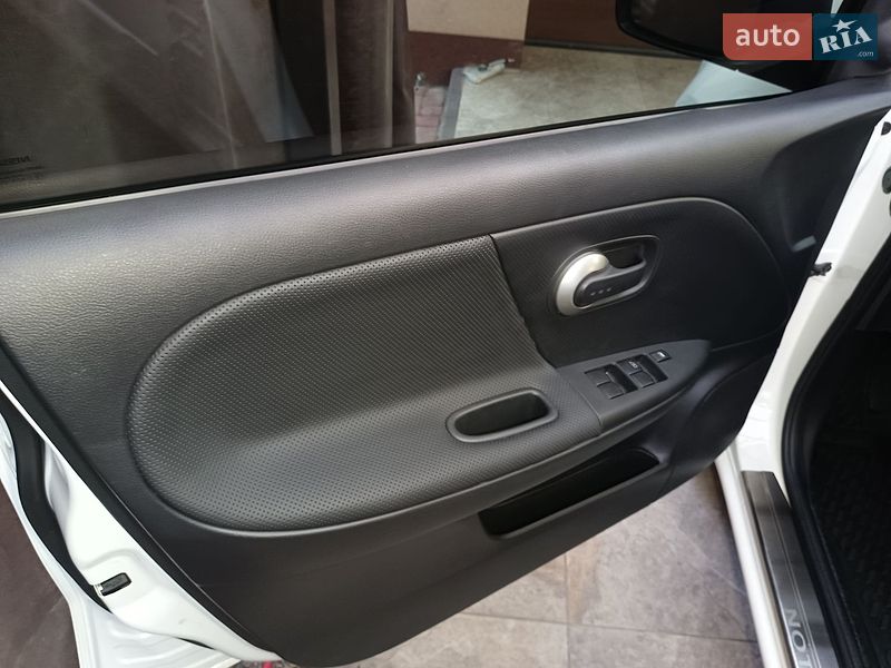 Хетчбек Nissan Note 2010 в Борисполі