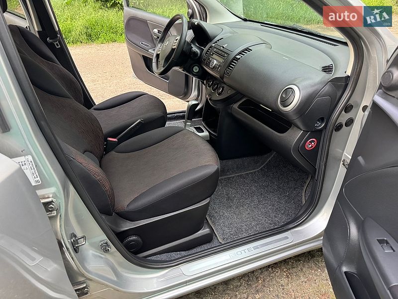 Хэтчбек Nissan Note 2010 в Одессе