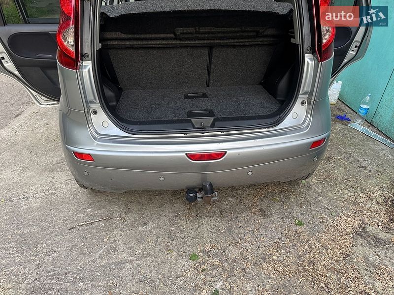 Хэтчбек Nissan Note 2010 в Одессе